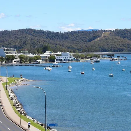 Elegantly Spacious 3-Bed Unit Overlooking The Bay Batemans Bay Exterior photo