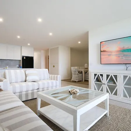 Elegantly Spacious 3-Bed Unit Overlooking The Bay Batemans Bay Exterior photo