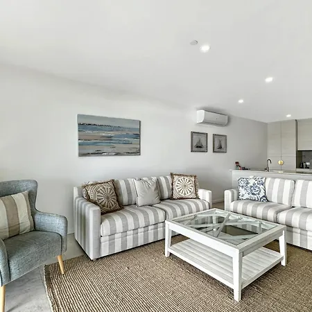 Elegantly Spacious 3-Bed Unit Overlooking The Bay Batemans Bay Exterior photo
