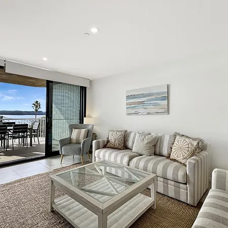 Elegantly Spacious 3-Bed Unit Overlooking The Bay Batemans Bay Exterior photo