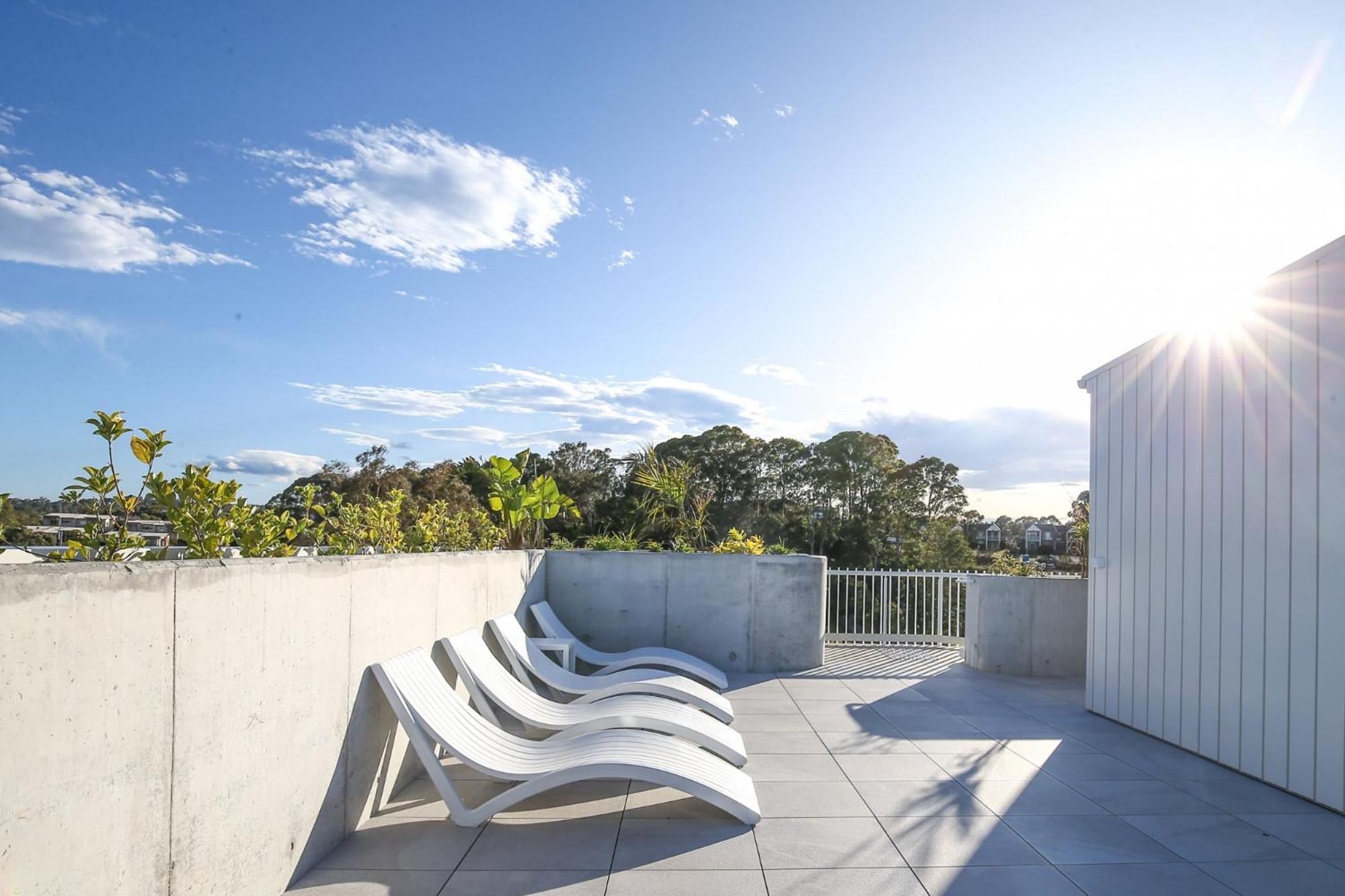 Elegantly Spacious 3-bed Unit Overlooking The Bay Apartment